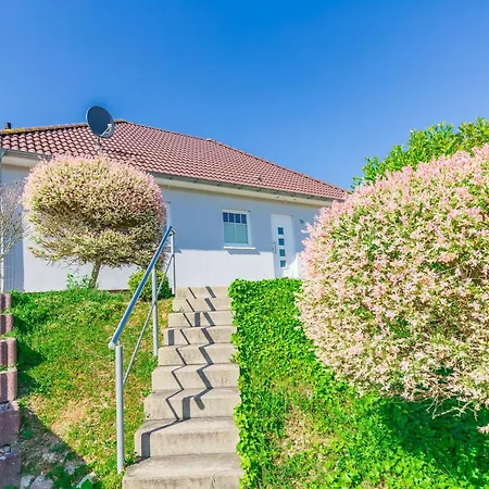 Ostseehaus Julia Holiday home *